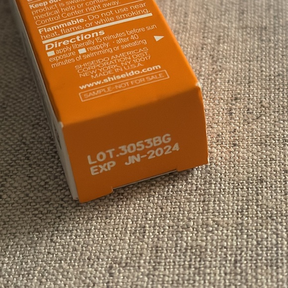 ♥️ SHISEIDO Urban Environment Vita-Clear 7ml NEW EXP 06/2024 - Picture 3 of 3